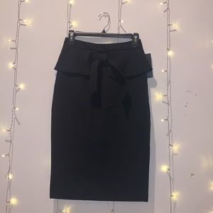 NWT Zara Black pencil skirt w front tie. Size small.